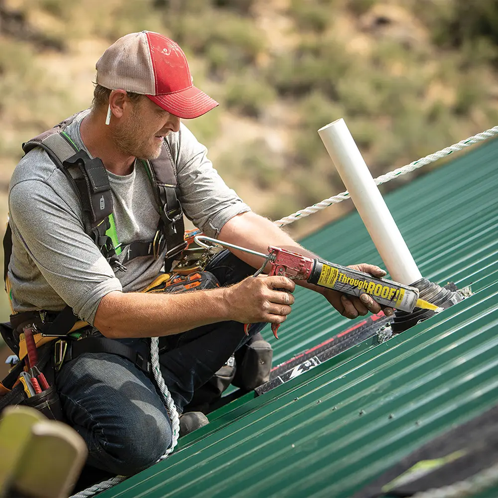 4-Pack of 1 Gal Sashco 14004 Clear Through the ROOF! Sealant - Image 4